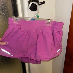 RARE pink lulu hotty hot 2.5 shorts